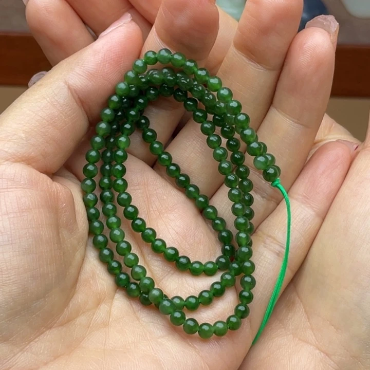 爱***多和田玉未镶嵌颈饰