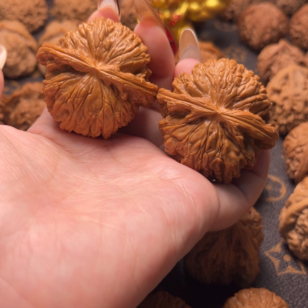 文玩核桃吊坠球白47修打底