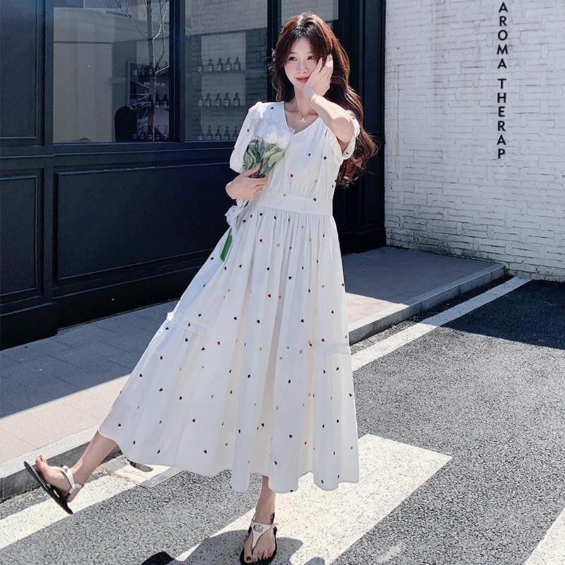 实拍法式彩色波点V领连衣裙2025新款温柔风收腰显瘦大裙摆长裙否