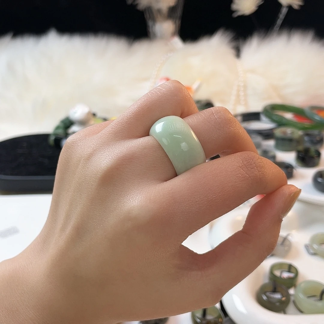 和田玉未镶嵌戒指奶绿墩墩18.45mmj82