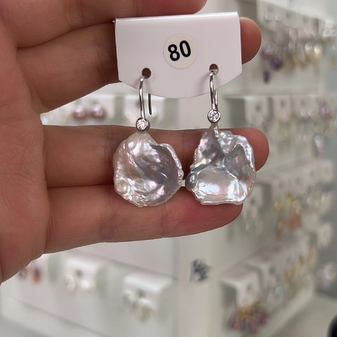 非金属巴洛克花瓣耳饰