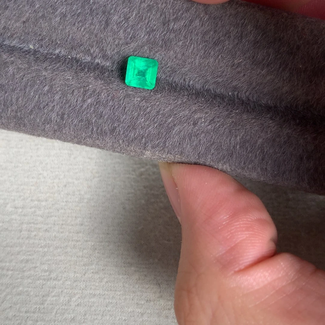 祖母绿裸石76分 哥伦比亚 木佐