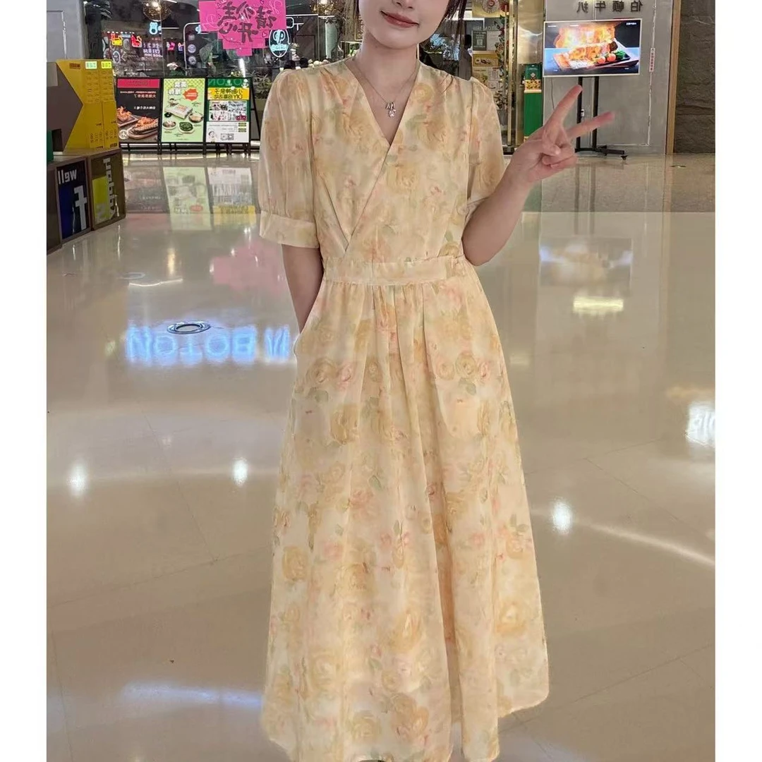 小个子法式收腰大摆连衣裙夏季甜美温柔时尚中长款显瘦碎花