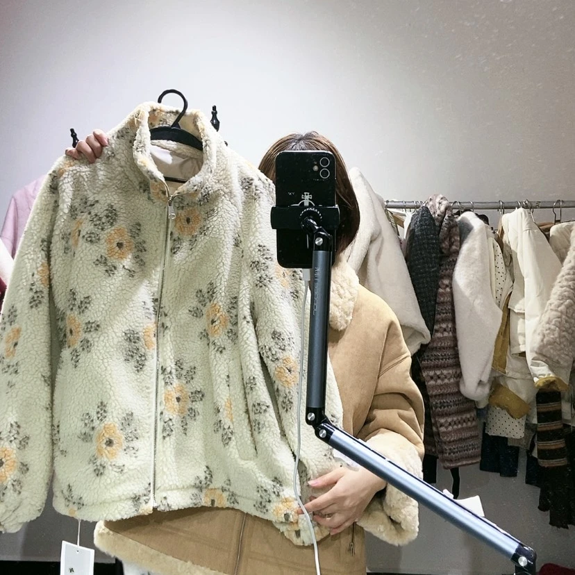 【闪购商品】杏色外套