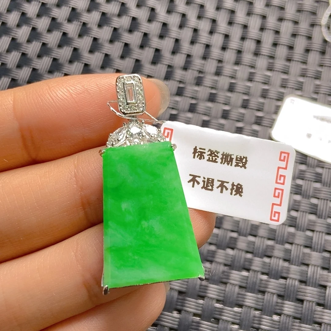 是****颈饰银S925镶嵌翡翠