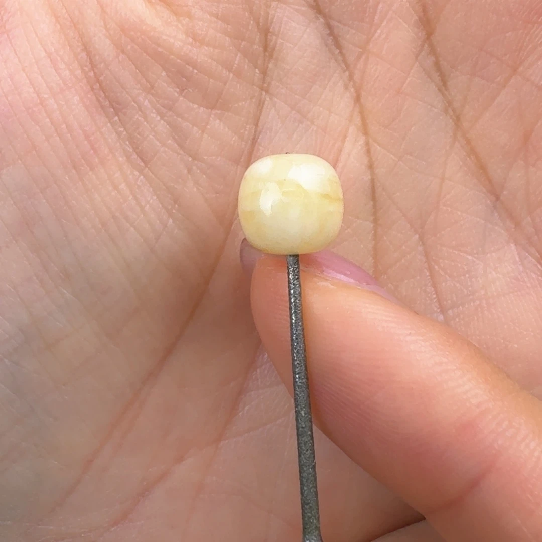 琥珀未镶嵌裸石8.5mm蜜蜡单珠