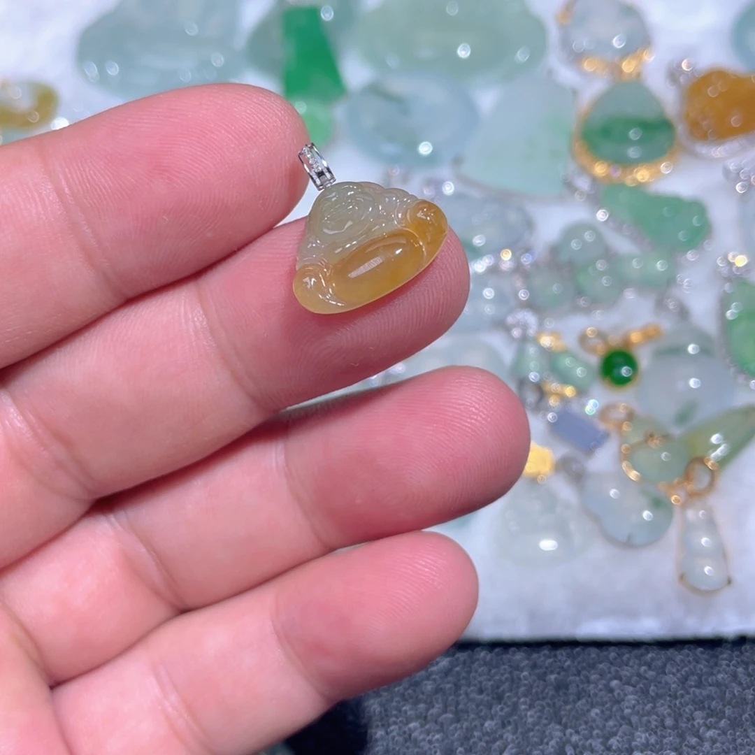 翡翠18K金镶嵌颈饰