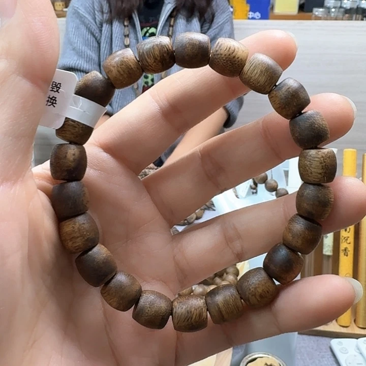沉香木手串0.9古珠手串