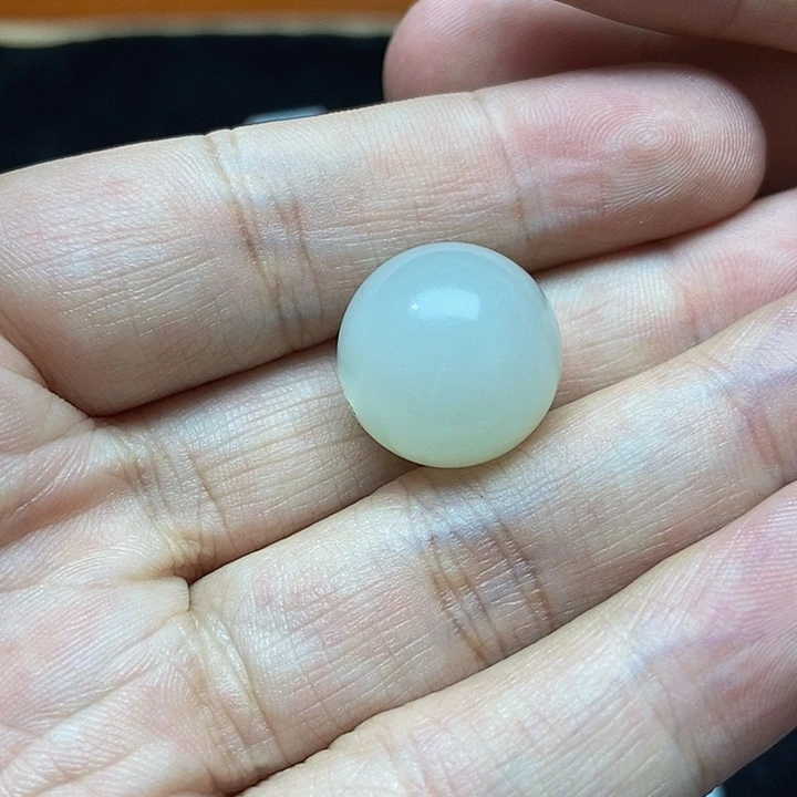 和田玉颈饰未镶嵌烟**南