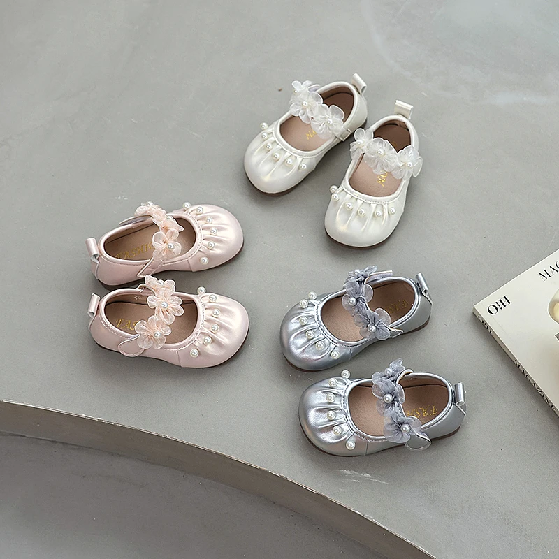 女童童鞋洋气春秋新款小皮鞋魔术贴花朵蕾丝珍珠婴幼儿学步鞋
