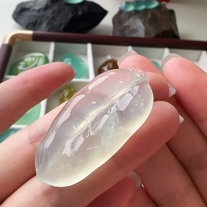 岫玉未镶嵌颈饰岫玉