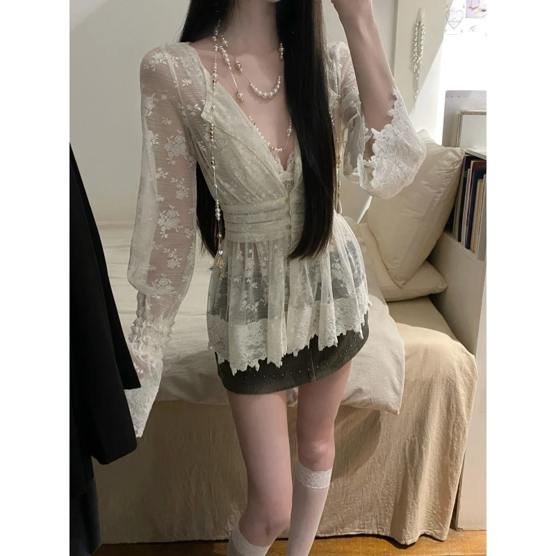 纯欲风性感甜辣V领系带蕾丝衫秋冬新款气质时髦显瘦短裙两件套潮