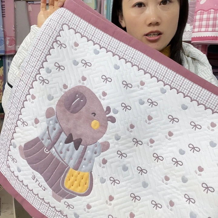 棉特价酒红色快乐熊