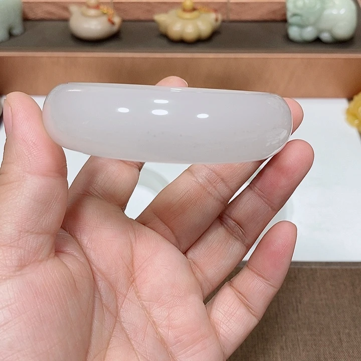 石英质玉手镯未镶嵌娟****猪