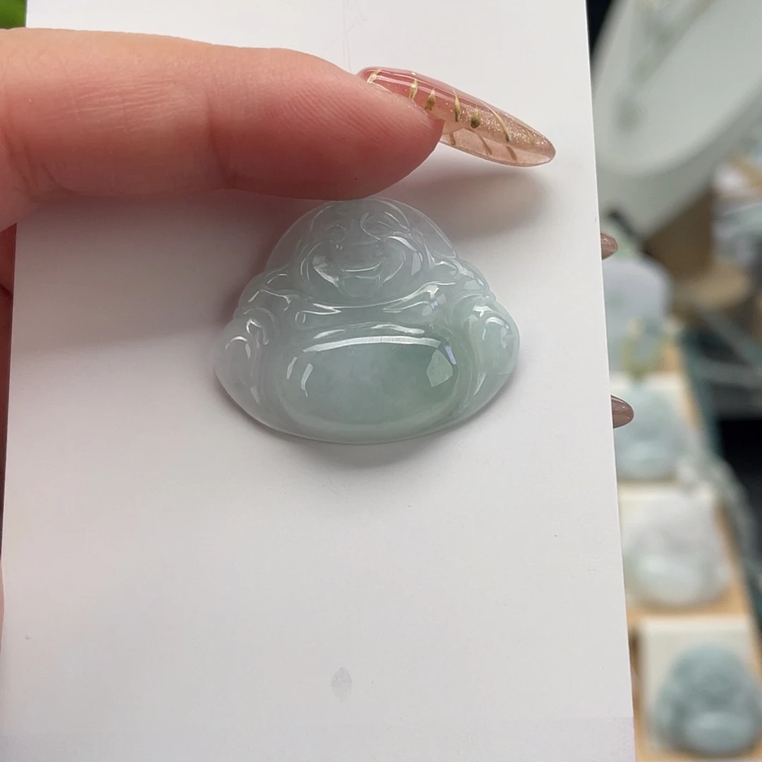 翡翠未镶嵌颈饰佛公