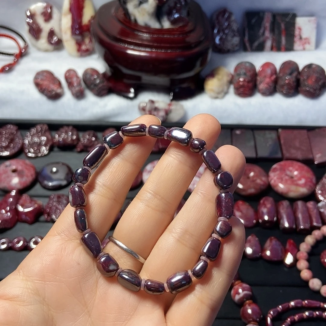 天然辰砂原矿乌砂随行手串