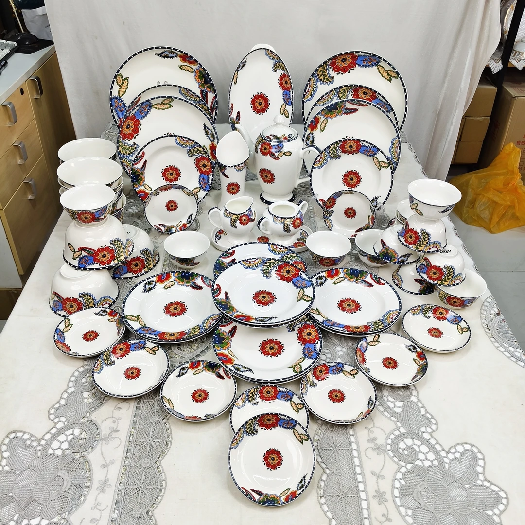 【新疆包邮】新款色彩花纹58件餐具套装