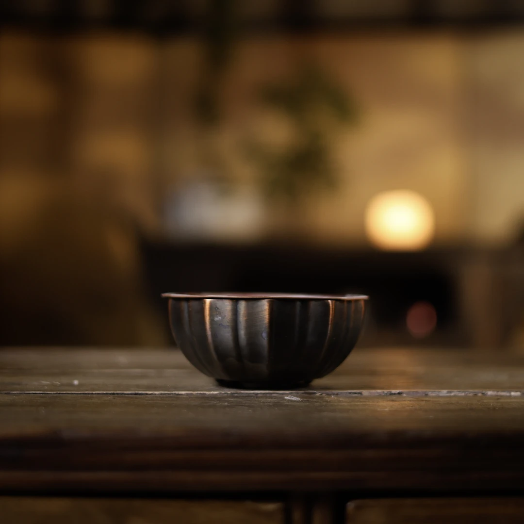 【宽窄】古铜锤纹 三足元宝建水 长12cm宽12cm高5.5cm（春喜铜0）