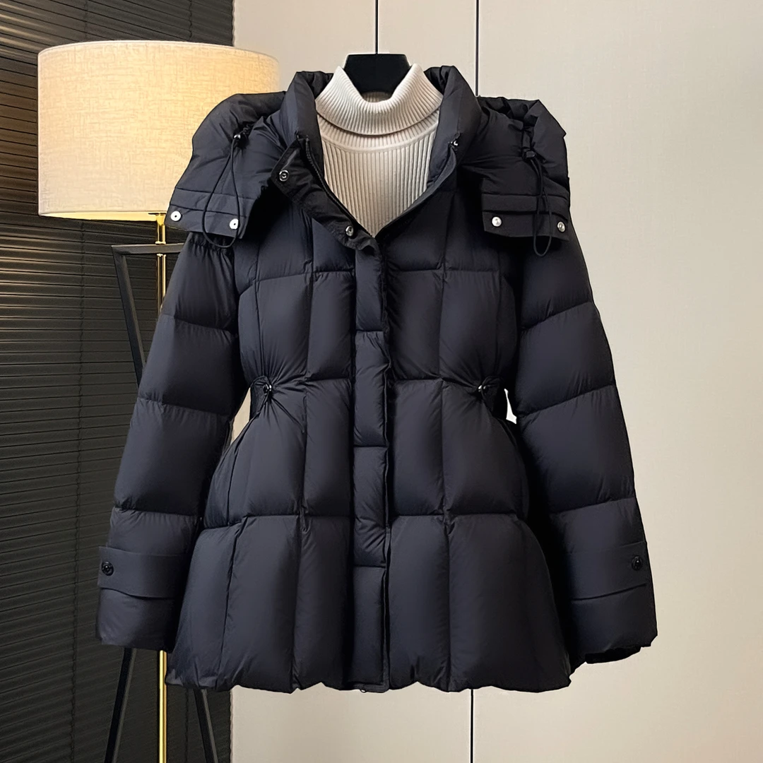 90白鸭绒网红同款黑色收腰羽绒服女中长款修身遮肉显瘦连帽冬外套