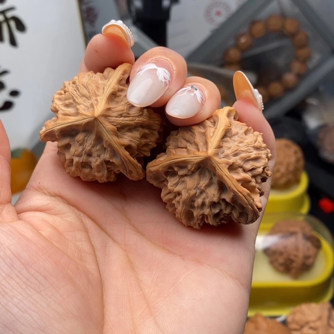 文玩核桃把件三棱37