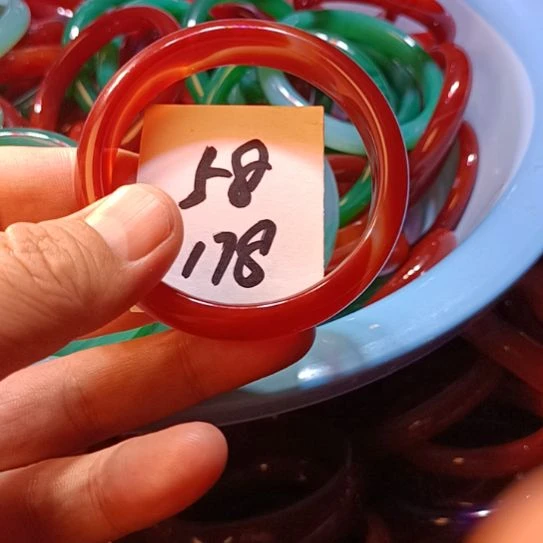 玛瑙/玉髓手镯未镶嵌