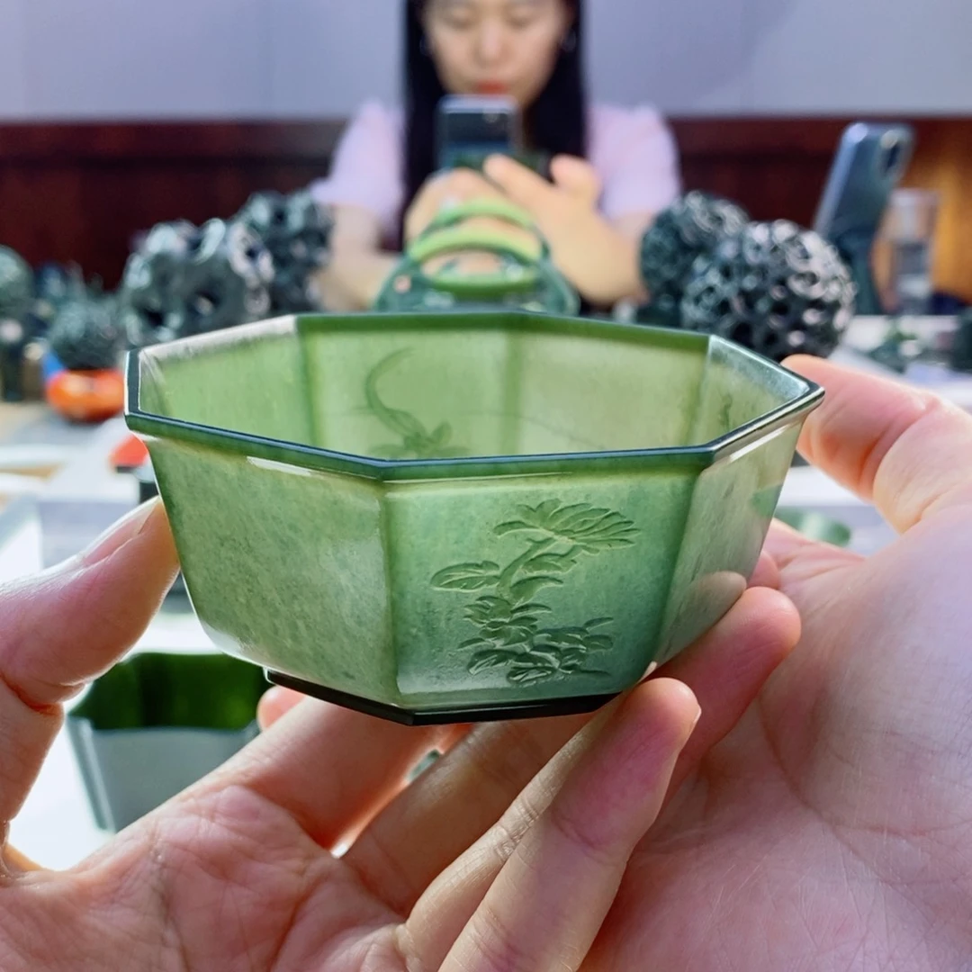 未镶嵌和田玉（青玉）摆件微瑕
