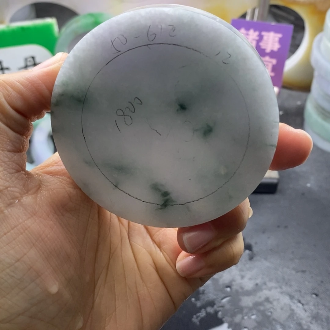 定制翡翠未镶嵌翡翠手镯