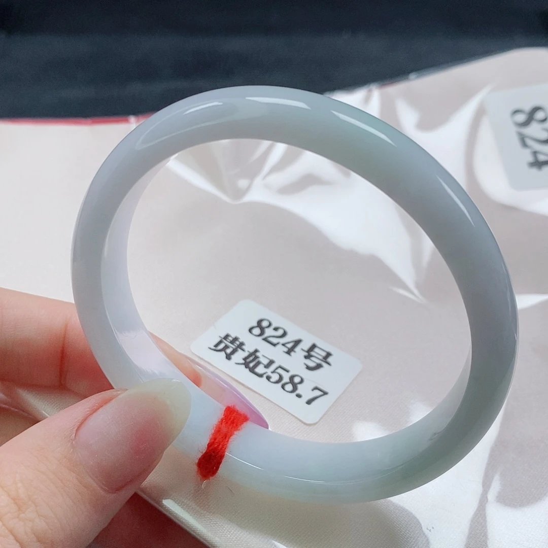【闪购商品】未镶嵌手镯（贵妃镯）翡翠438号