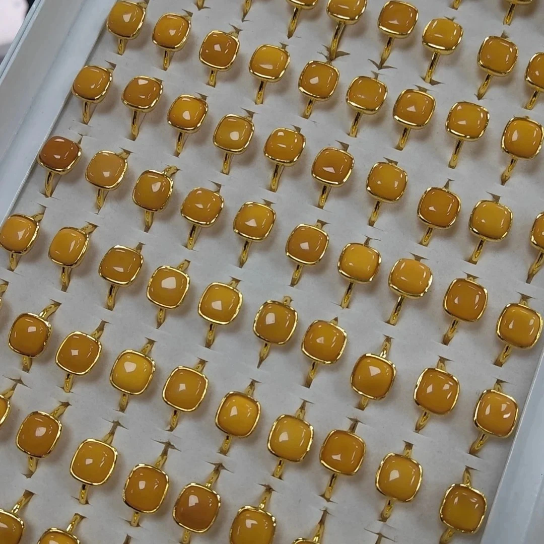 李掌柜—XQ004-鸡油黄蜜蜡方戒多样性发一