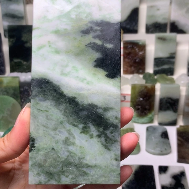贺***新独山玉未镶嵌颈饰