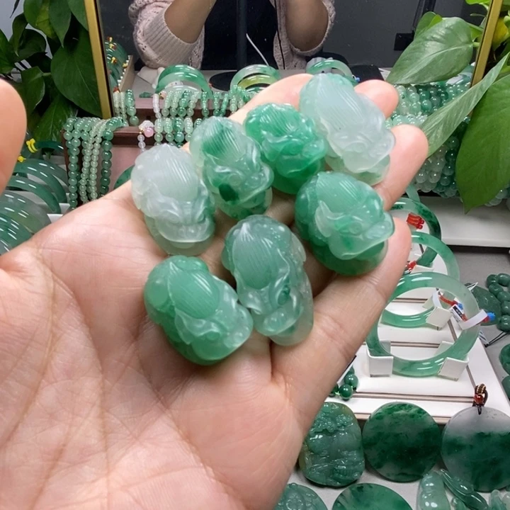 未镶嵌手镯石英质玉