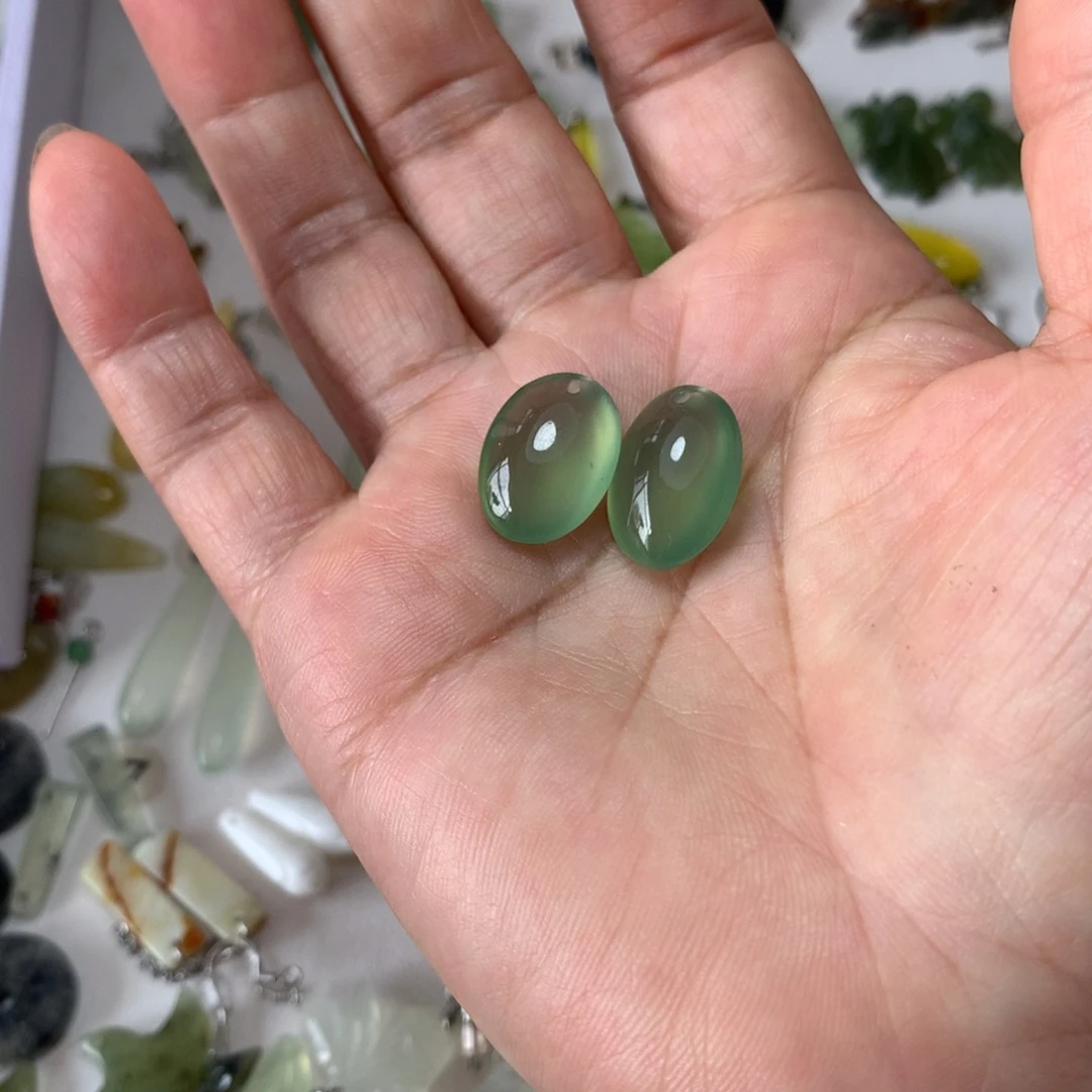無***夏未镶嵌蛇纹石玉耳环