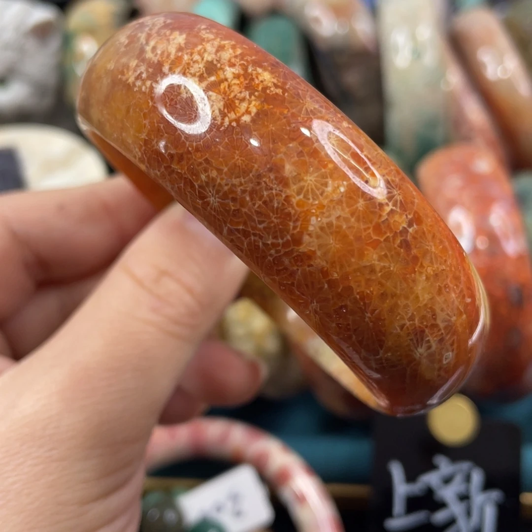 未镶嵌手镯硅化玉