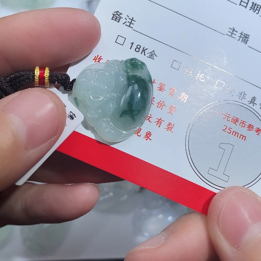 翡翠未镶嵌颈饰佛公
