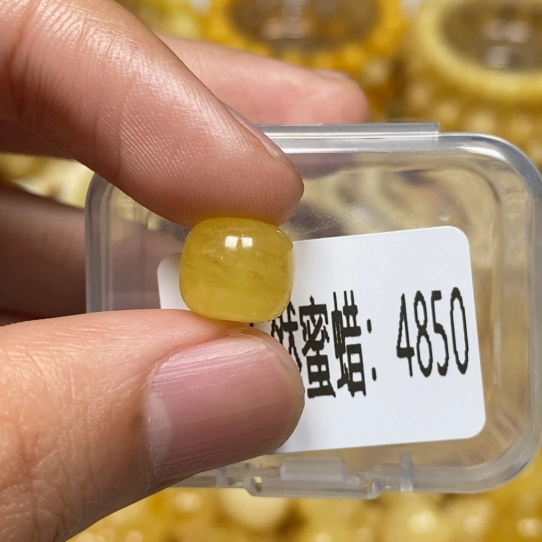 蜜蜡未镶嵌珠宝奇石4850