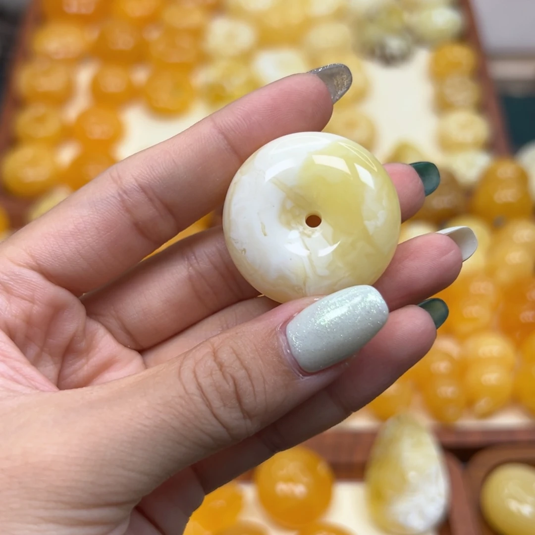 清***辰未镶嵌颈饰琥珀蜜蜡