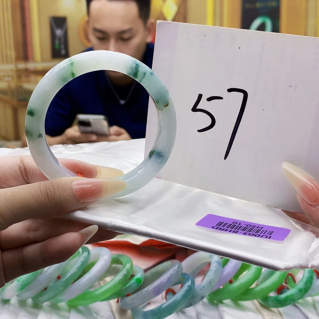 翡翠未镶嵌手镯bb