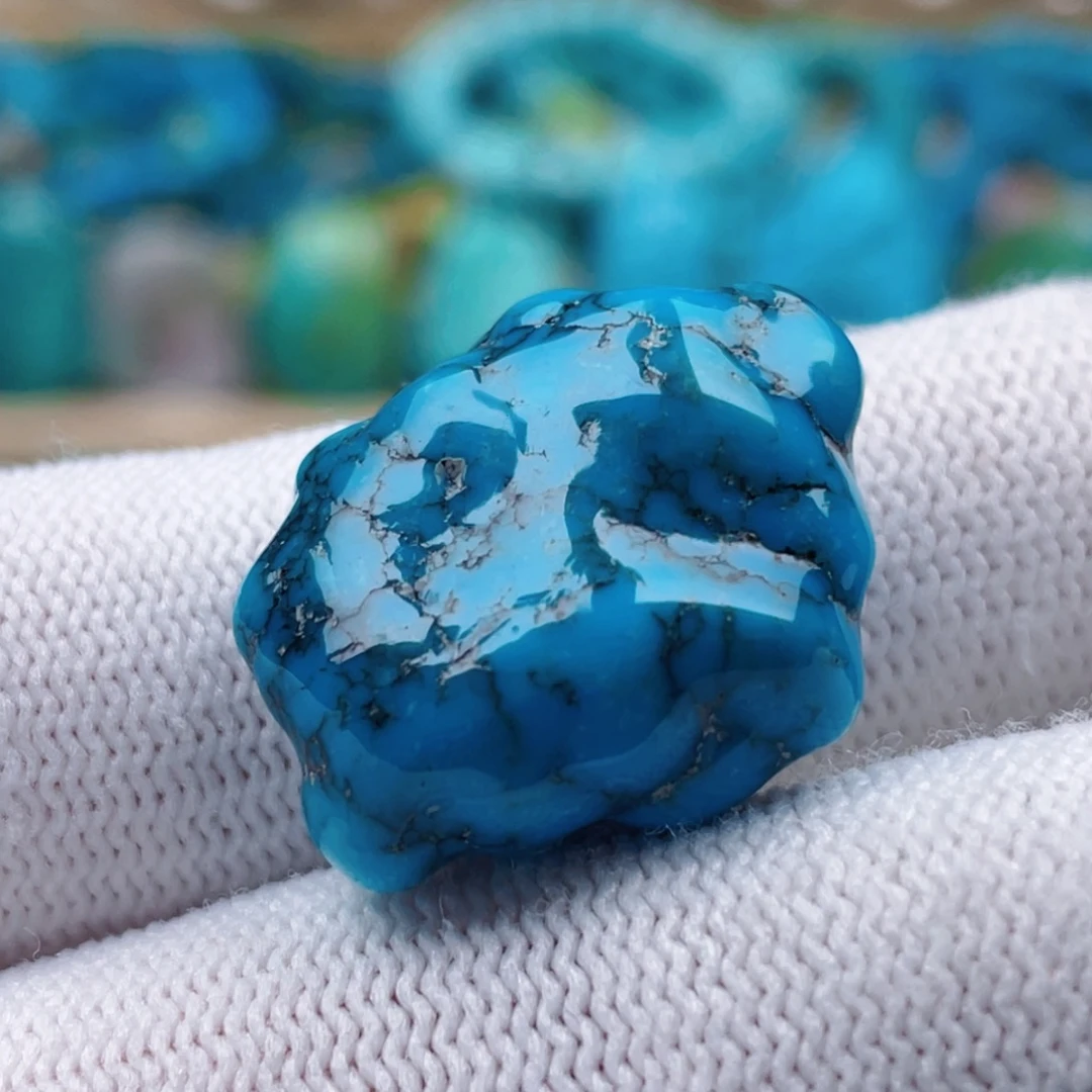 绿松石未镶嵌珠宝奇石