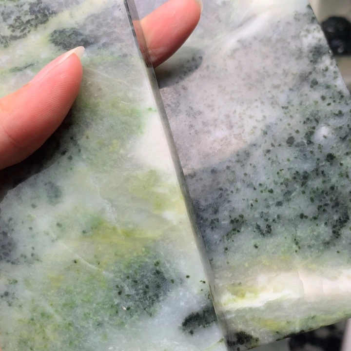 *****独山玉未镶嵌颈饰