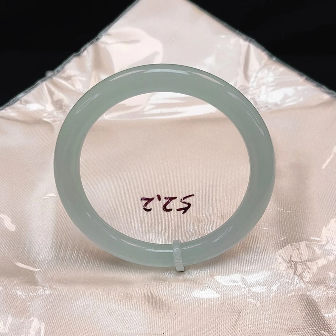 翡翠手镯未镶嵌美人条