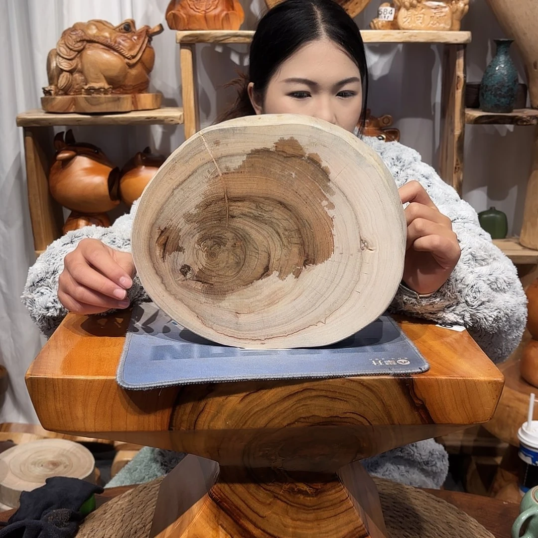 三***木香樟木香樟木根雕凳子一物一拍