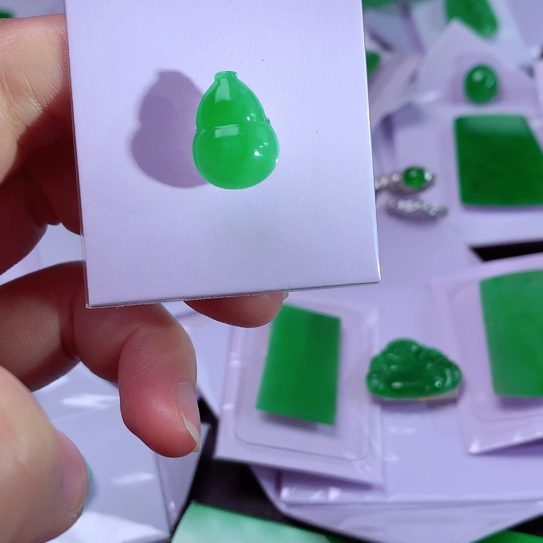 颈饰未镶嵌翡翠天然翡翠