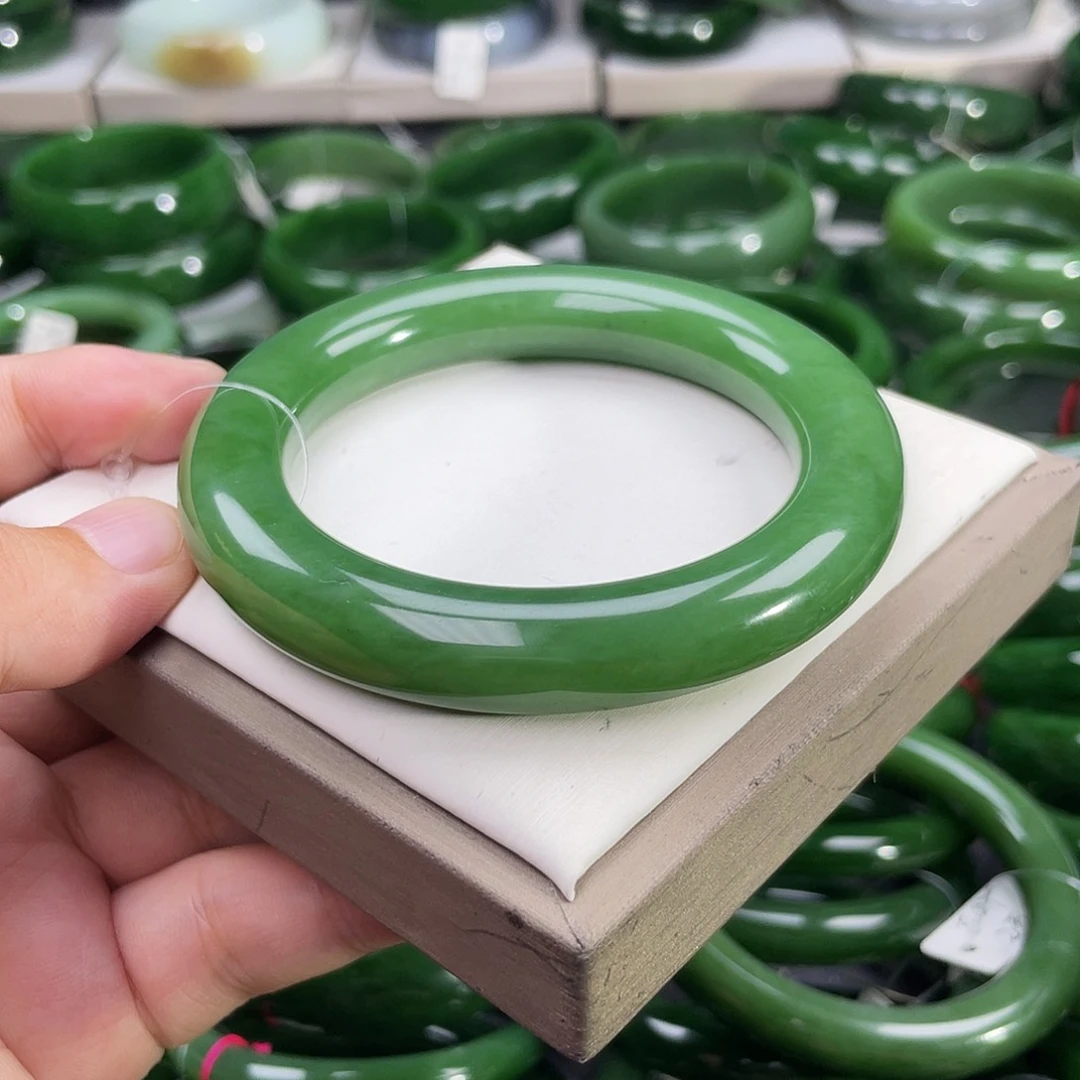 未镶嵌手镯和田玉（碧玉）