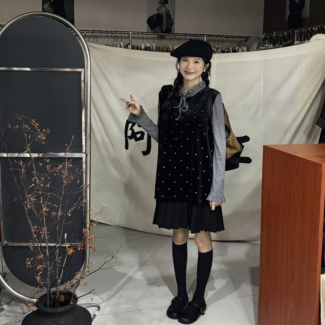 芒兜兜韩系法式甜美丝绒刺绣连衣裙mdd-016-017