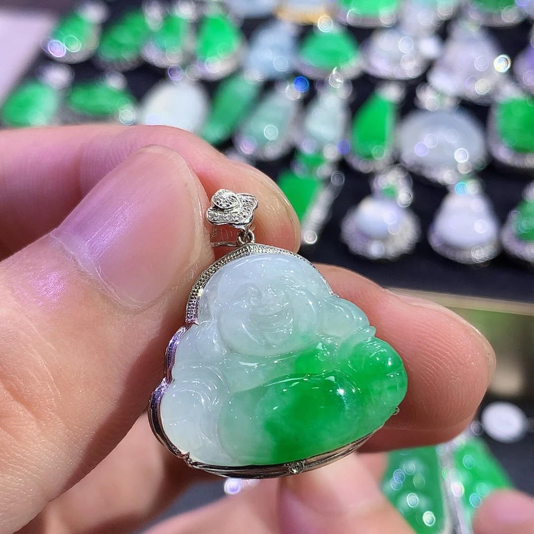 翡翠18K金镶嵌吊坠(赠链)