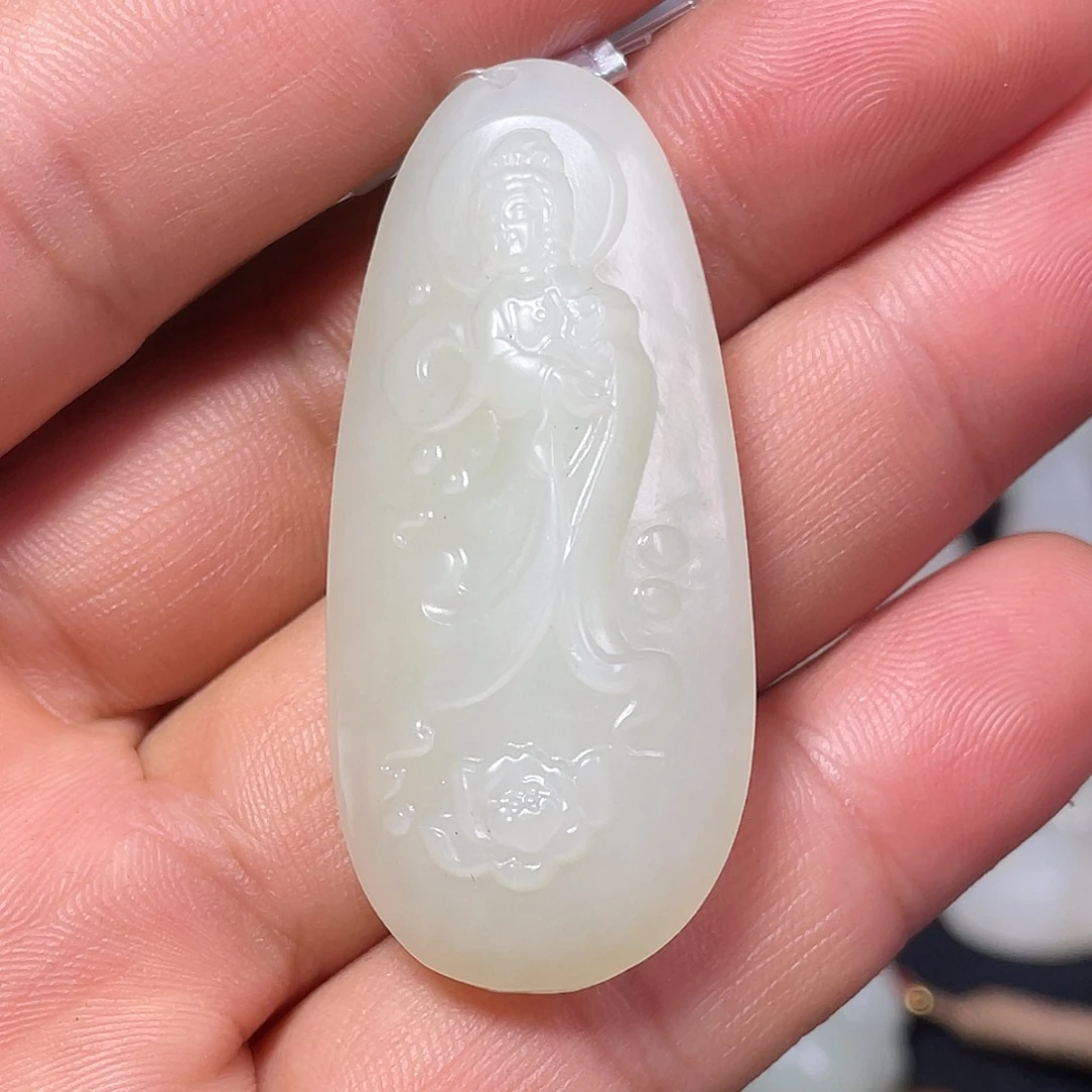 陌***路和田玉未镶嵌颈饰吊坠