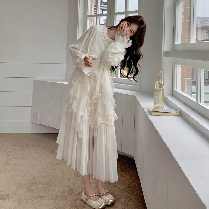 法式初恋连衣裙女2025春秋新款纯欲蕾丝花边氛围感浪漫风白色长裙