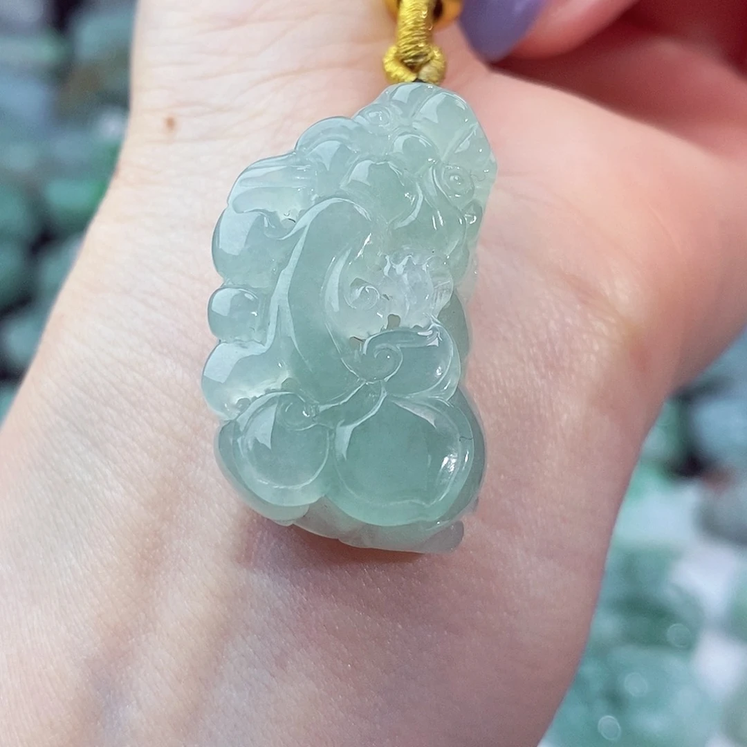 颈饰未镶嵌翡翠天然