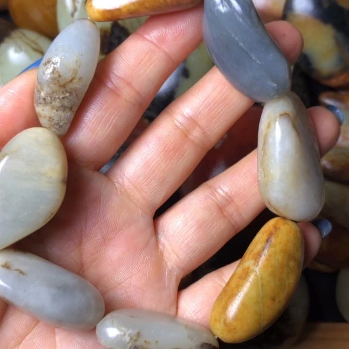 和田玉未镶嵌珠宝奇石