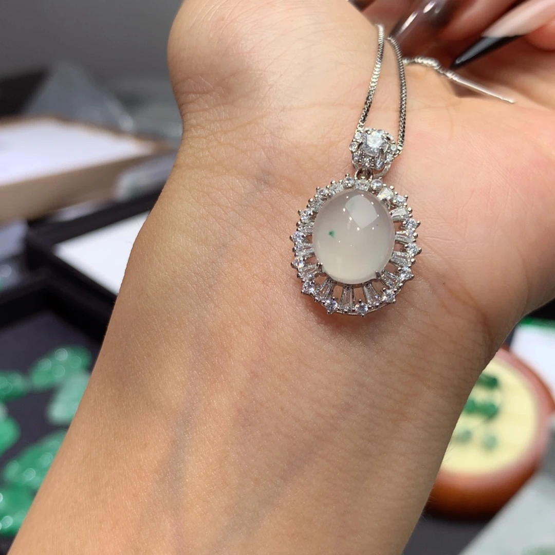 石英质玉（非洲翠）银S925镶嵌颈饰